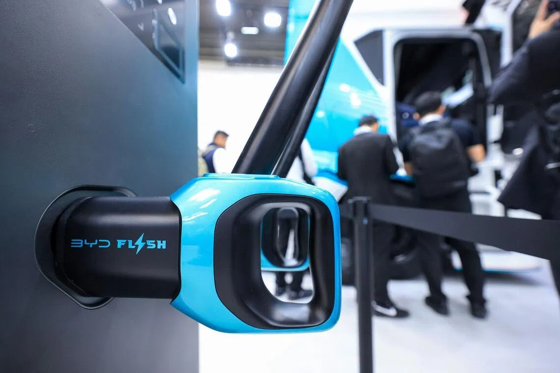 BYD’s Flash Charger can add 400km of operating range in five minutes.