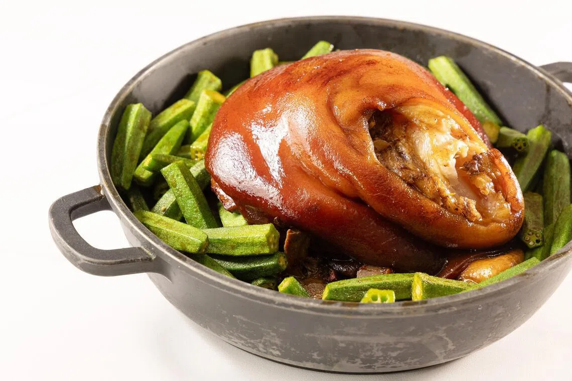 lehongkong - Braised Pork Knuckle with Baby Pigeon.
PHOTO: HONG KONG TOURISM BOARD