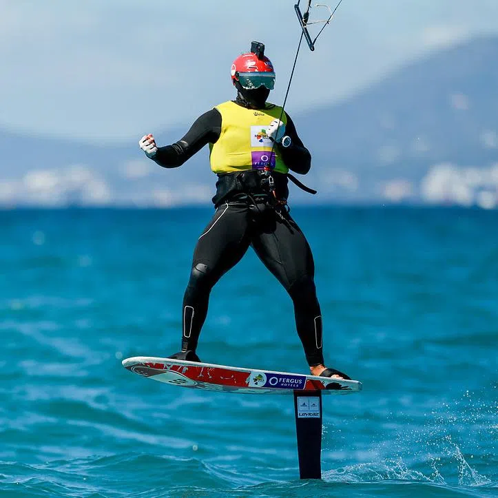 Singaporean kitefoiler Maximilian Maeder claimed his fourth straight Trofeo Princesa Sofia title on April 4, 2026.