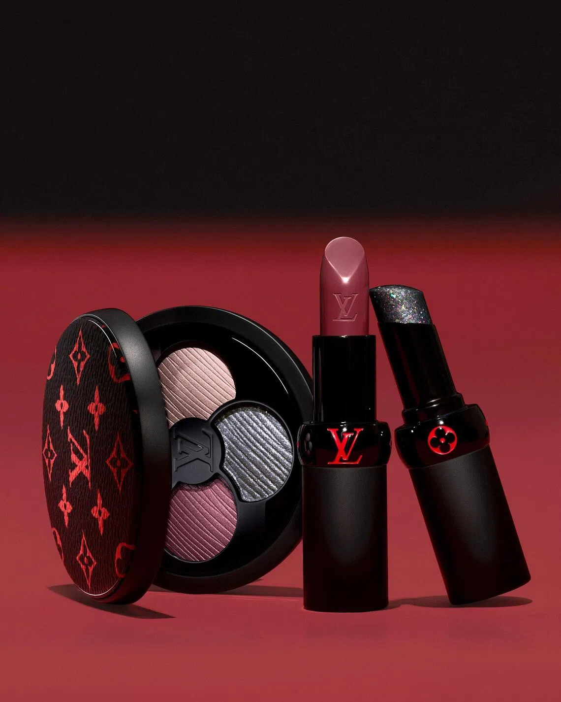 La Beaute Louis Vuitton Pat McGrath x Nicolas Ghesquiere Monogram Infrarouge make-up.