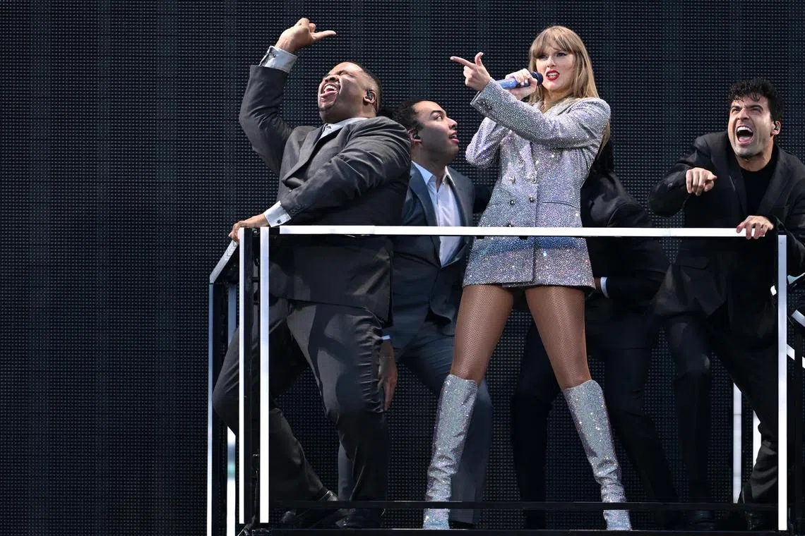 epa11157410 US singer-songwriter Taylor Swift performs during the first night of the The Eras Tour in Australia at the Melbourne Cricket Ground in Melbourne, Australia, 16 February 2024. Taylor Swift's Eras Tour has descended on Melbourne, with the pop megastar expected to perform in front of the biggest crowds of her career so far.  EPA-EFE/JOEL CARRETT EDITORIAL USE ONLY, NO COMMERCIAL USE, NO PUBLICATION COVERS, AUSTRALIA AND NEW ZEALAND OUT  EDITORIAL USE ONLY/NO SALES  EDITORIAL USE ONLY/NO SALES