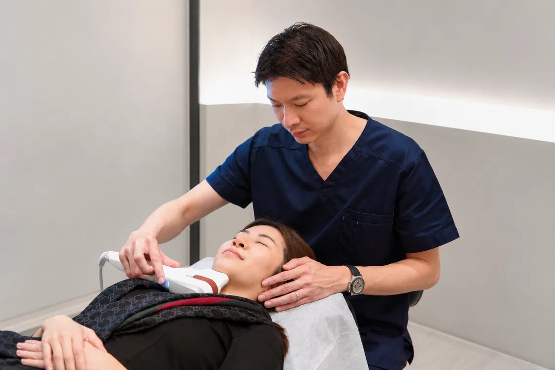 HIFU treatment at The Clifford Clinic, skin tightening, facial contours