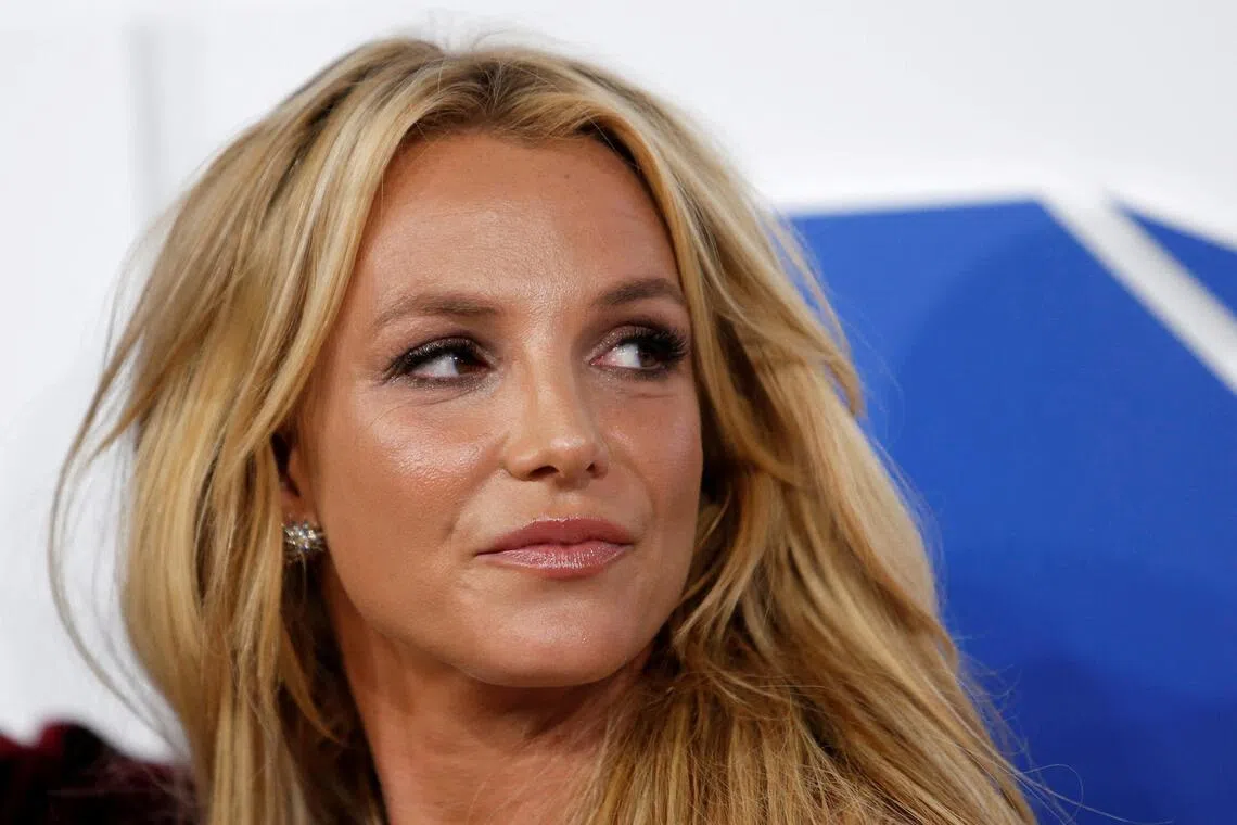 Singer Britney Spears formally charged with DUI in California