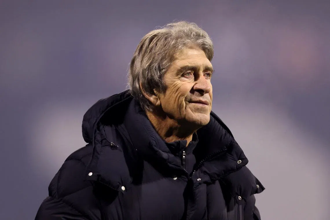 Soccer Football - UEFA Europa League - GNK Dinamo Zagreb v Real Betis - Stadion Maksimir, Zagreb, Croatia - December 11, 2025 Real Betis coach Manuel Pellegrini at half time REUTERS/Antonio Bronic