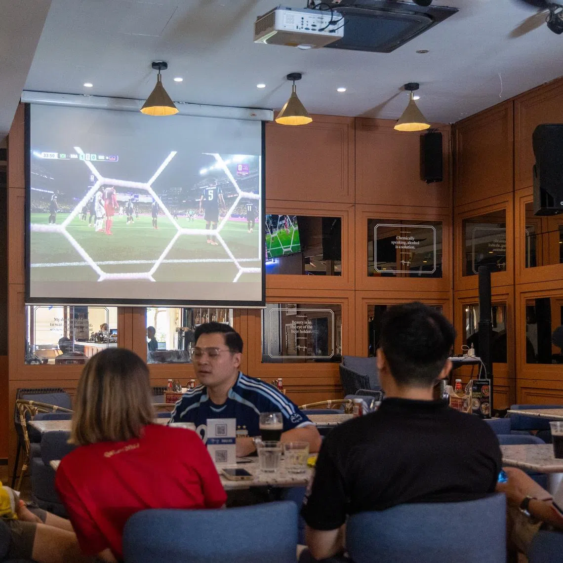 Restaurant and bar chain Harry’s, which is screening matches at its Boat Quay outlet, was reportedly one of the establishments to be granted extended alcohol trading hours.
