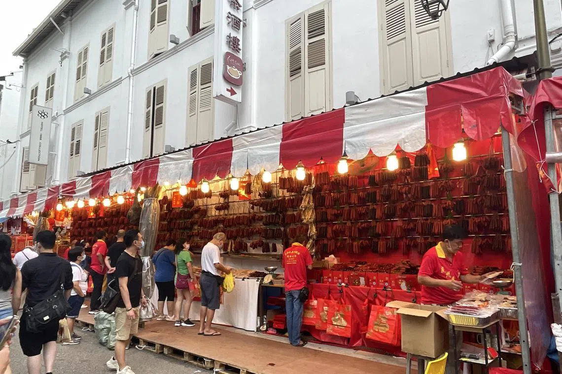 hkcny08 - Chinatown Ah Keong Guangzhou Sausages is located in front of 20 Trengganu Street.


Byline: Hedy Khoo
