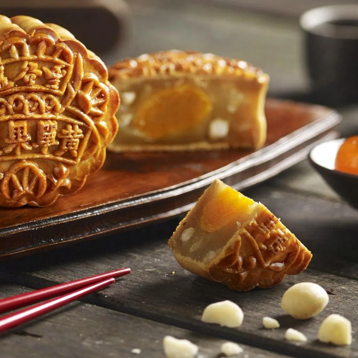 Single Yolk Macadamia White Lotus