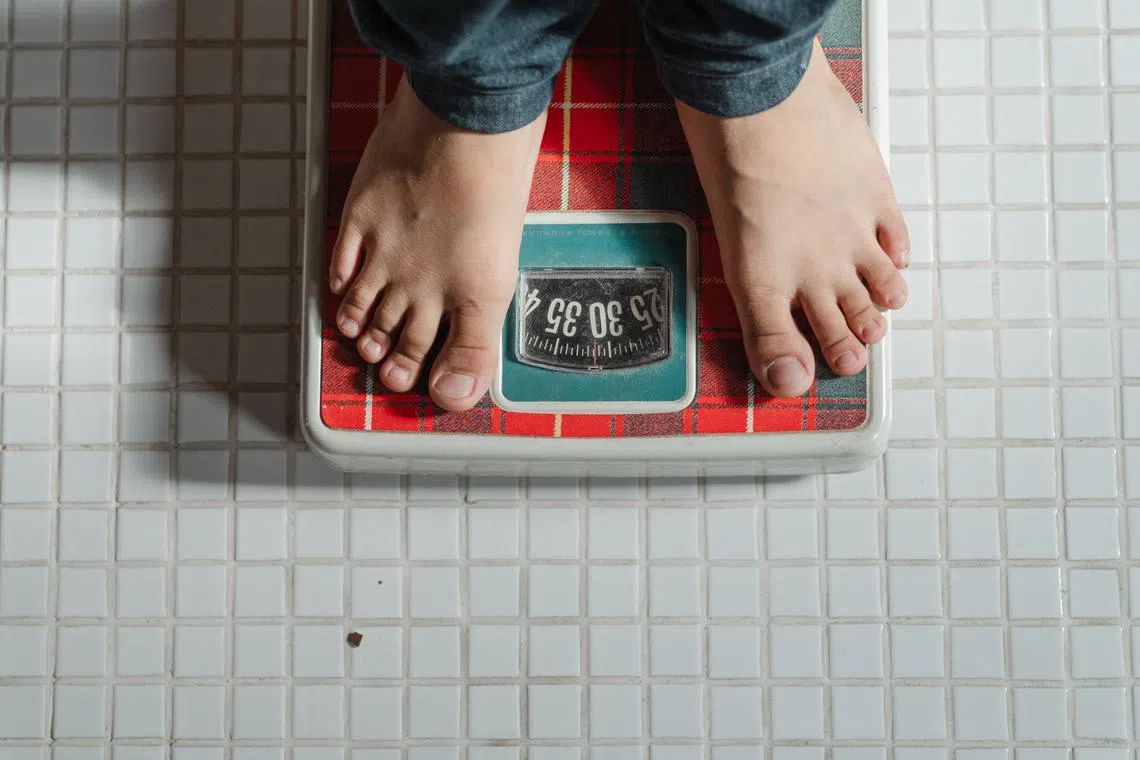 Research has shown that at least 26 hours of counselling is effective for achieving a healthy weight.