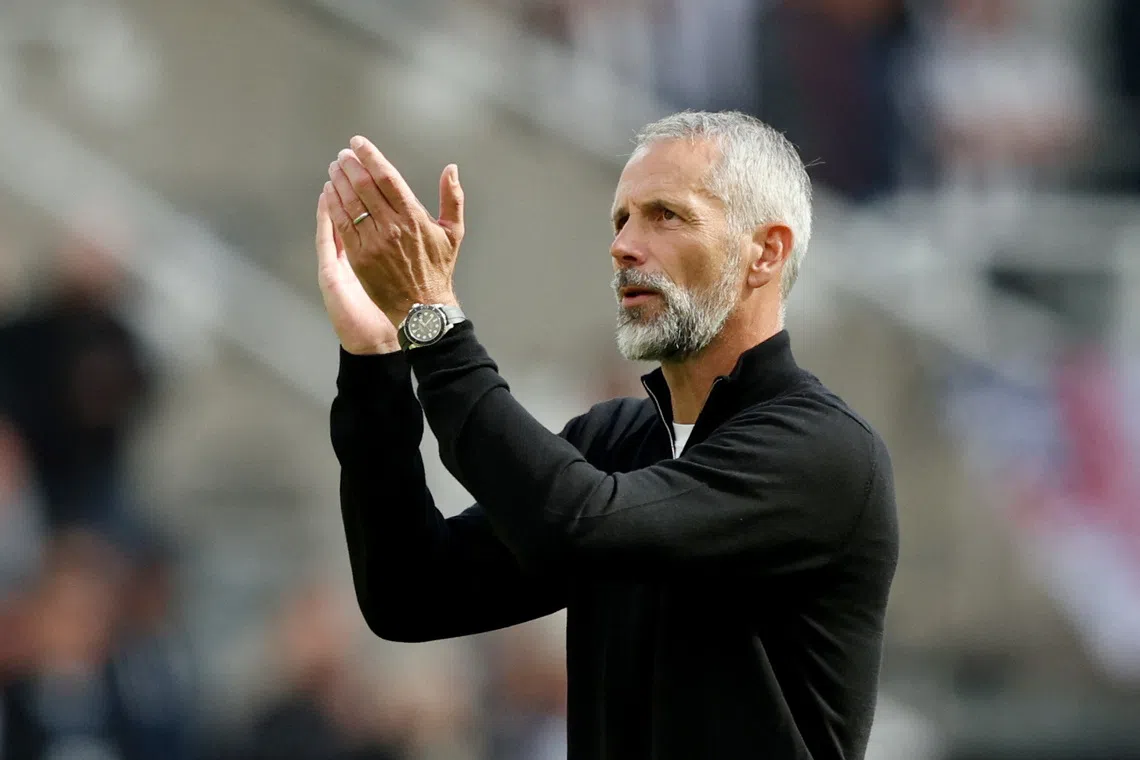 Soccer Football - Premier League - Newcastle United v AFC Bournemouth - St James' Park, Newcastle, Britain - September 5, 2026 AFC Bournemouth manager Marco Rose applauds fans after the match REUTERS/Scott Heppell