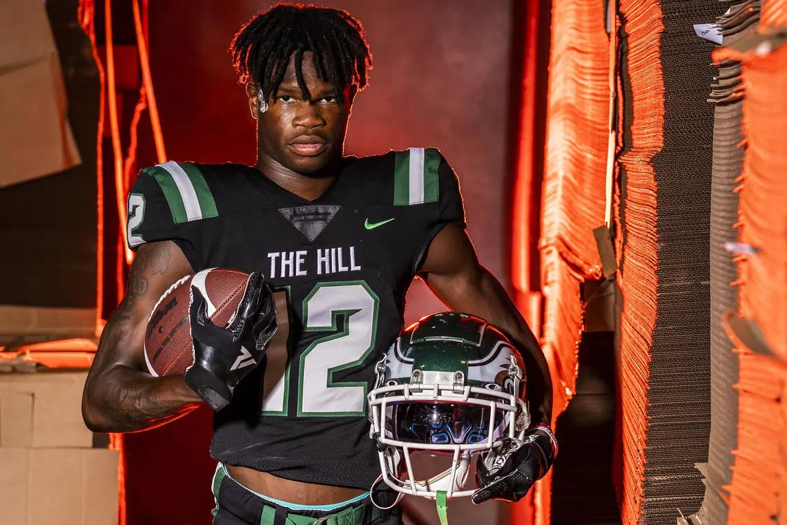 FILE PHOTO: August 1, 2021; Suwanee, Georgia, USA; Travis Hunter poses for a photo at Collins Hill High School. Mandatory Credit: Dale Zanine-Imagn Images/File Photo