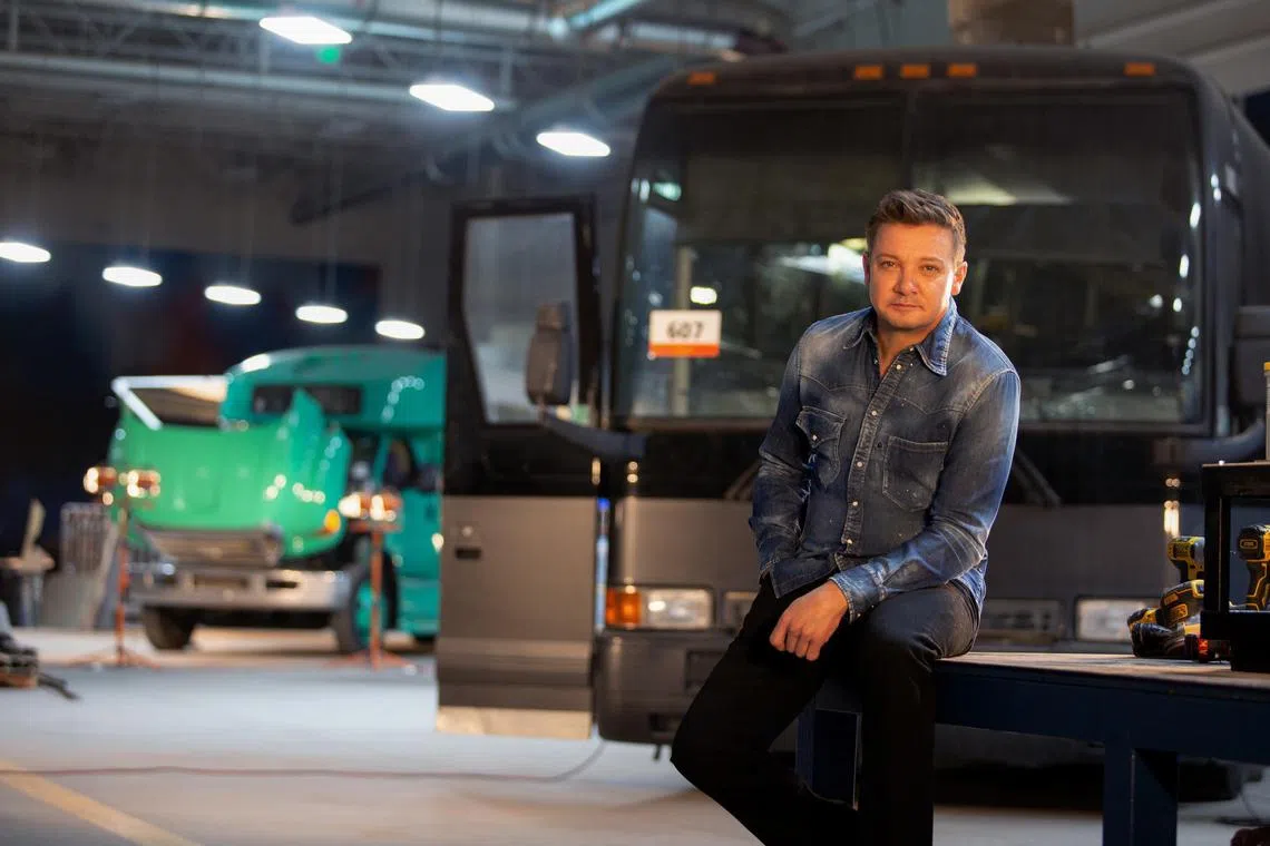 adrenner18 - Jeremy Renner in Rennervations
