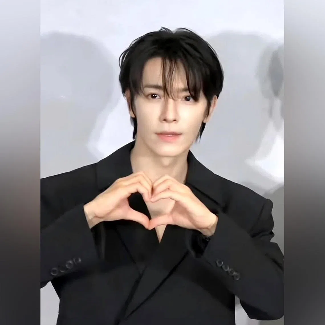 Super Junior singer Donghae performed in Hong Kong on June 27 and 28 as part of his first solo concert tour, Alive.