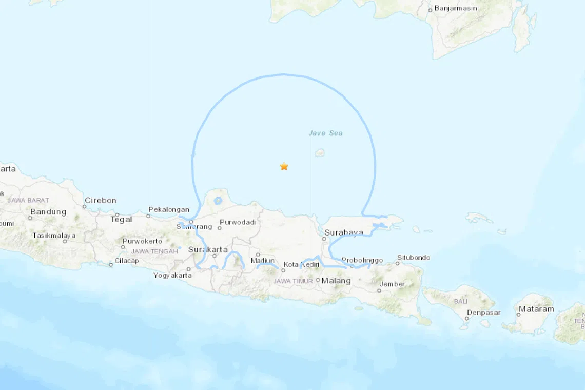 The quake was strongly felt in Surabaya, Tuban, Denpasar, and Semarang,