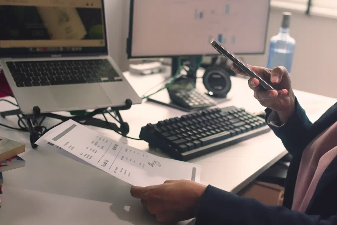 rithika gupta using cloud accounting and bookkeeping software xero’s mobile tools to capture invoices on the go while maintaining a clear view of ollie’s finances