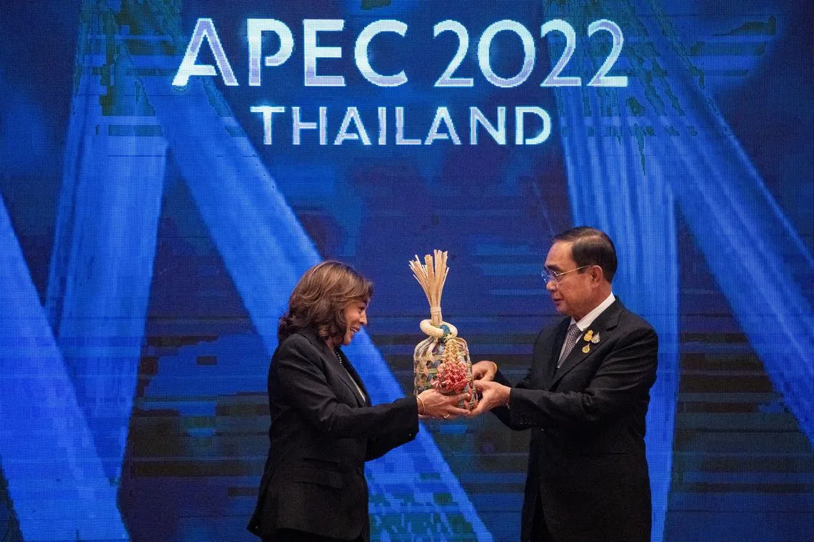 Apec leaders pledge to strengthen rules-based multilateral trading ...