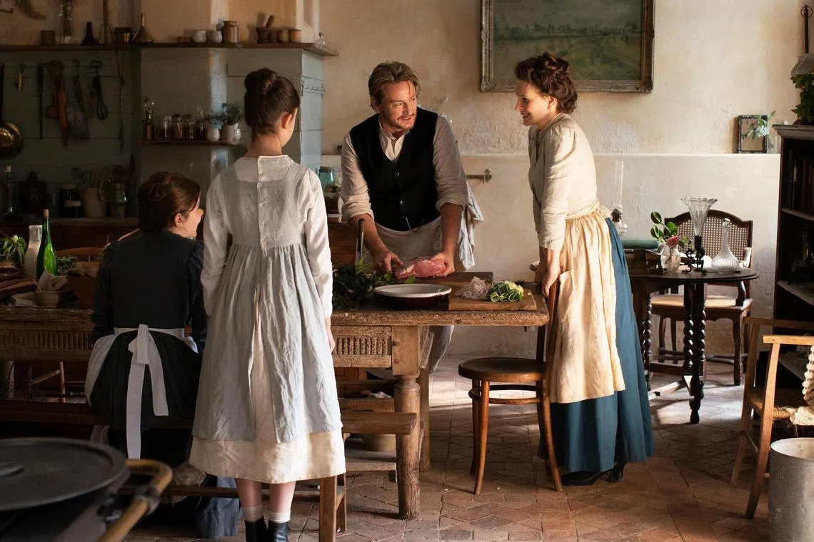 Juliette Binoche (right) and Benoit Magimel (centre) in The Taste Of Things



Source/copyright: Shaw Organisation