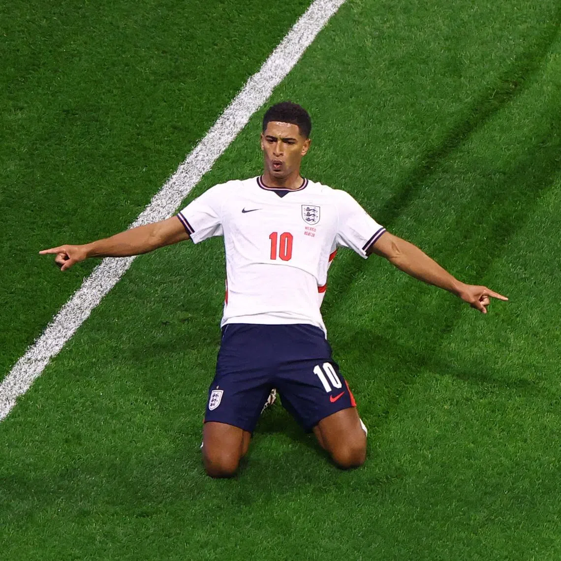 Jude Bellingham scored two goals to help England beat Mexico 3-2.