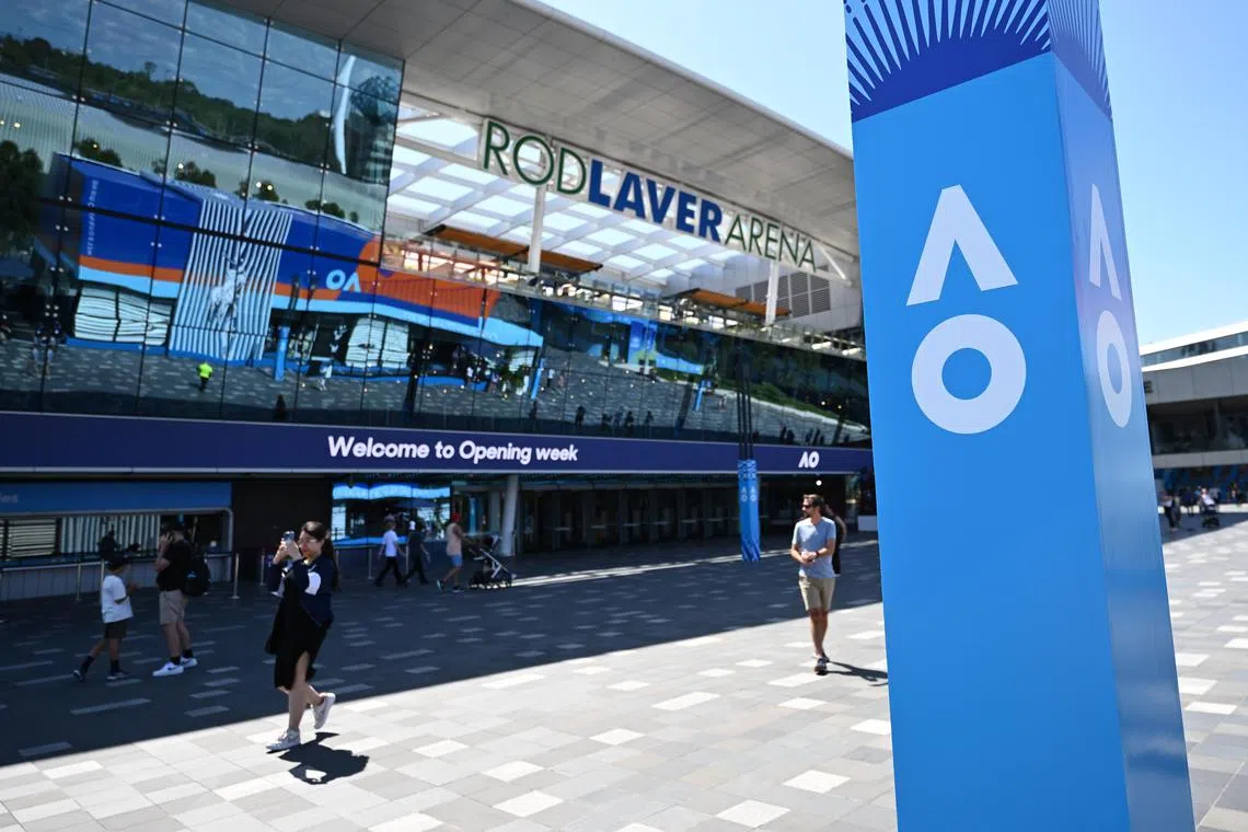 The Australian Open this season will be held over 15 days instead of 14 in a bid to avoid late finishes.