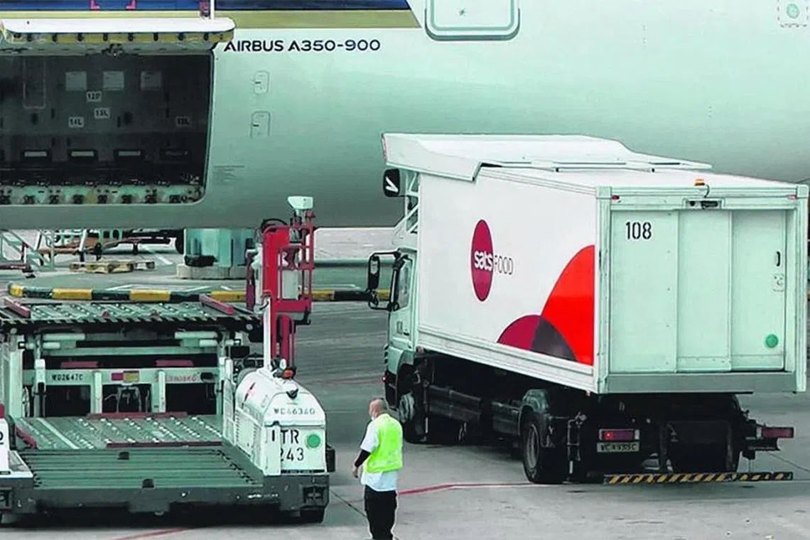 Sats to call for $800m rights issue to partially fund WFS acquisition.