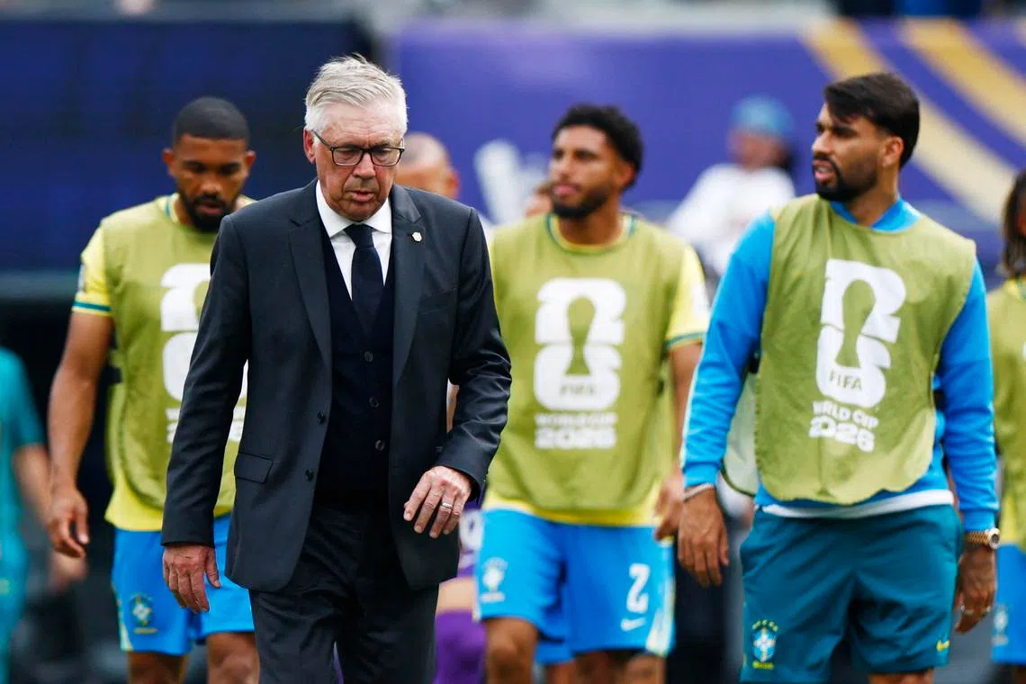 Soccer Football - FIFA World Cup 2026 - Round of 16 - Brazil v Norway - New York New Jersey Stadium, East Rutherford, New Jersey, U.S. - July 5, 2026 Brazil coach Carlo Ancelotti at half time REUTERS/Jeenah Moon
