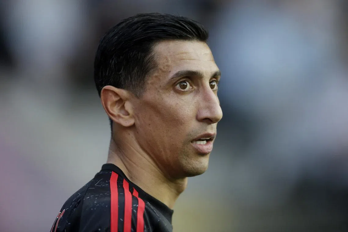 Soccer Football - Primeira Liga - S.C. Braga v Benfica - Estadio Municipal de Braga, Braga, Portugal - May 17, 2025  Benfica's Angel Di Maria REUTERS/Miguel Vidal