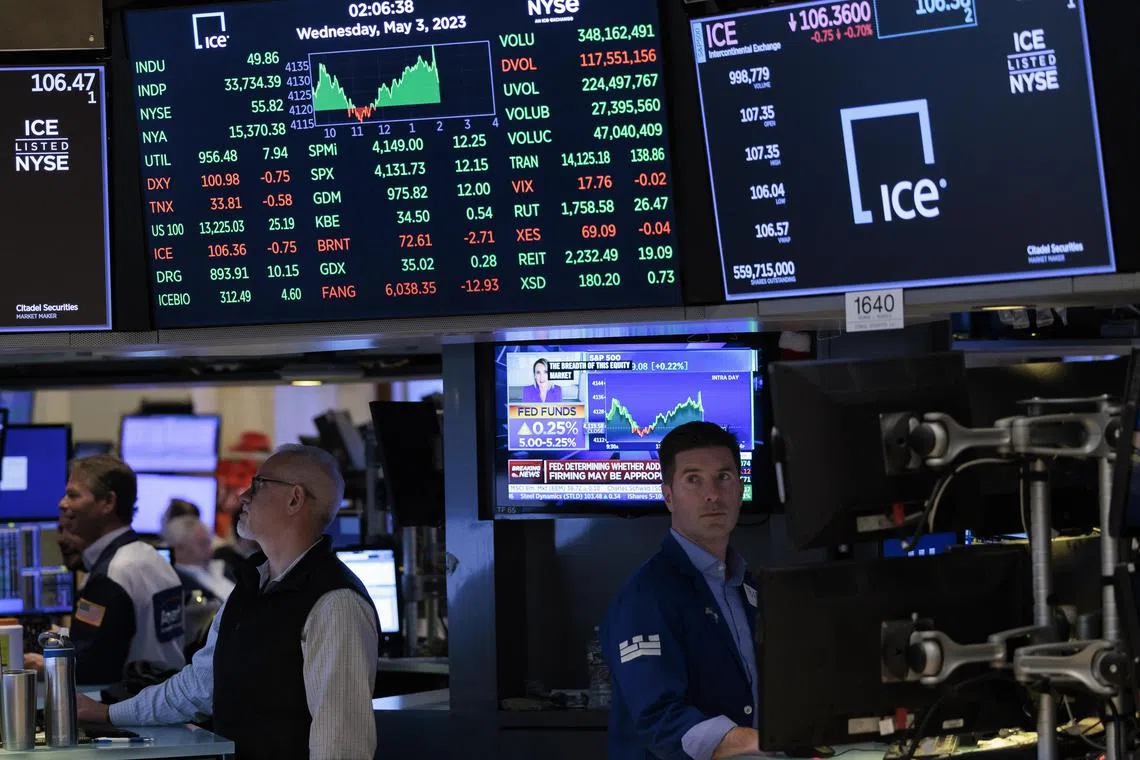 In a first, the SEC is going to require big hedge funds to share with regulators major investment losses in near real time. 