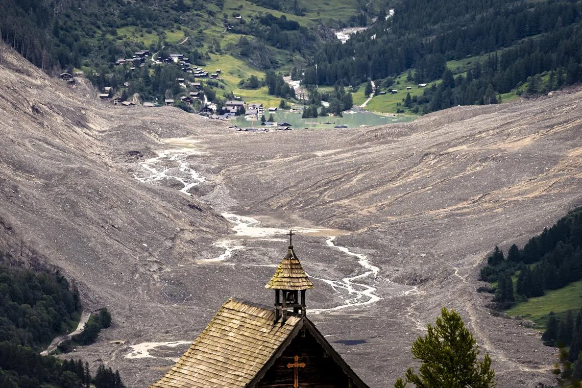 The destruction it caused a massive avalanche triggered by the collapse of the Birch Glacier, as it swept down to the valley floor and demolished the village of Blatten, Switzerland, on June 5, 2025. 