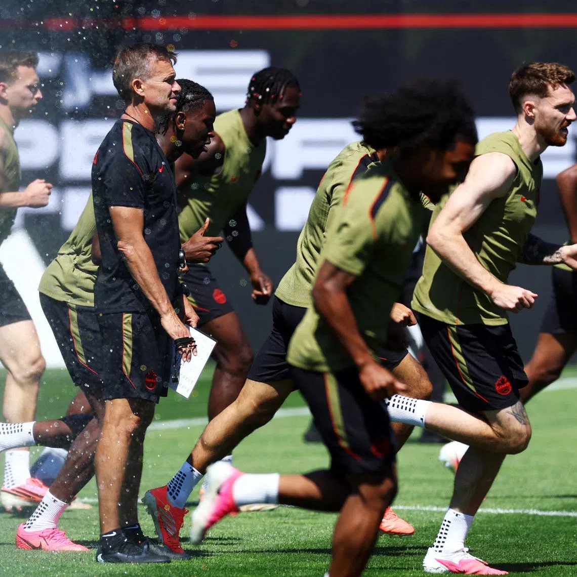 Soccer Football - FIFA World Cup 2026 - Canada Training - National Soccer Development Centre, Vancouver, Canada - June 17, 2026 Canada coach Jesse Marsch with the players during training REUTERS/Albert Gea