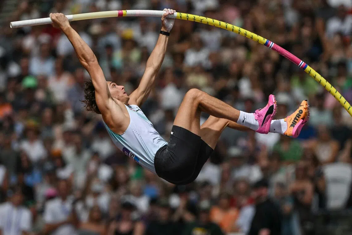 Sweden’s Armand Duplantis competing in the men’s pole vault event in London on July 18.  He withdrew from the event with a left thigh problem.