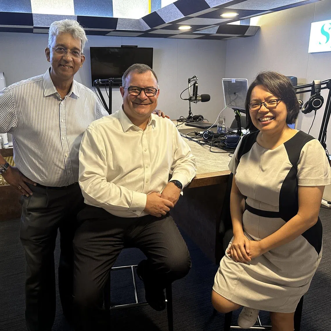ST senior columnists Ven Sreenivasan (left) and Lee Su Shyan (right) speaks with Mr Adam Reynolds (centre), Asia-Pacific CEO of Saxo on US tech stocks.