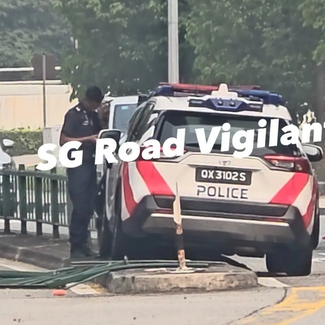 A police car mounted the kerb along Geylang Bahru Road and crashed into the green barrier that divides the road on Oct 10.