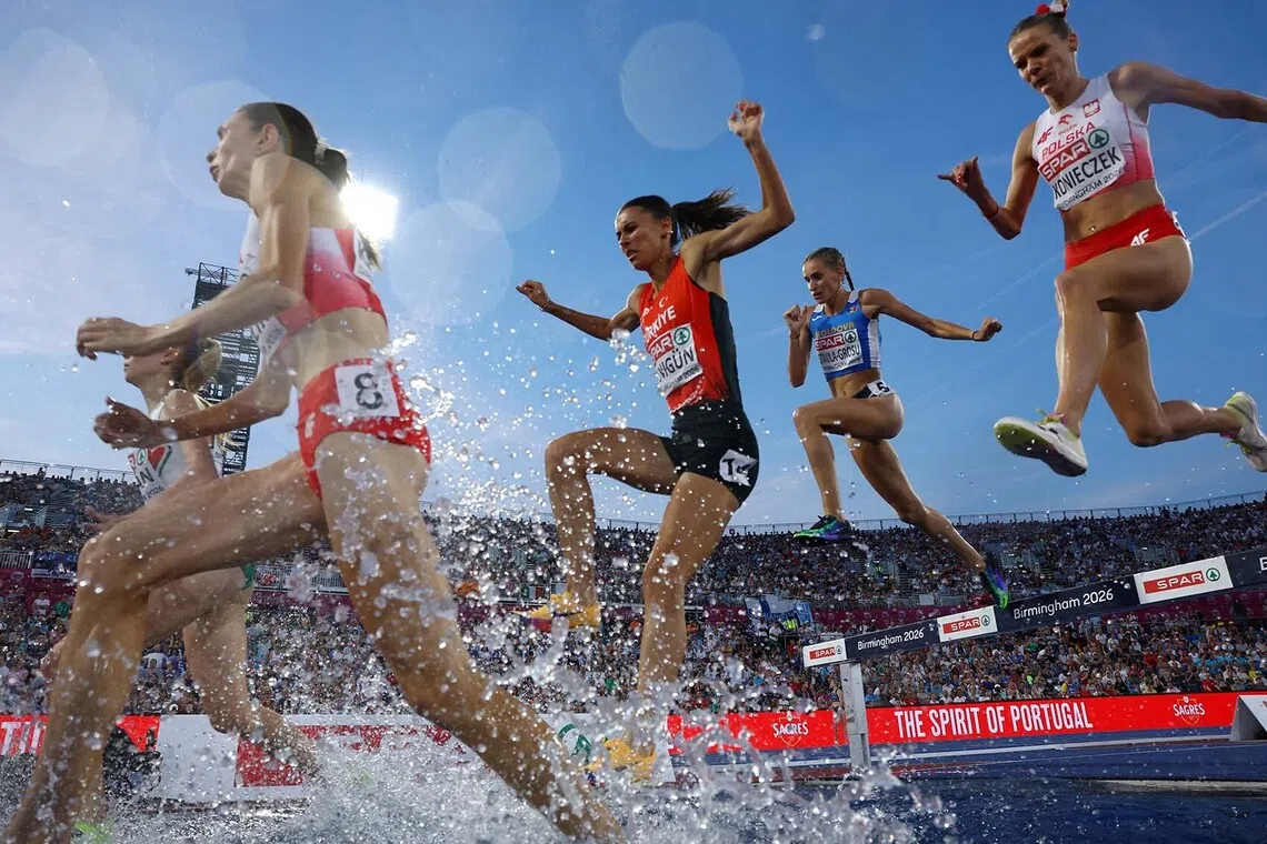 Athletics - European Athletics Championships - Alexander Stadium, Birmingham, Britain - August 13, 2026 Poland's Kinga Krolik, Turkey's Tugba Yenigun, Moldova's Andreea Stavila-Grosu and Poland's Alicja Konieczek in action during the Women's 3000m Steeplechase Final REUTERS/Hannah Mckay TPX IMAGES OF THE DAY