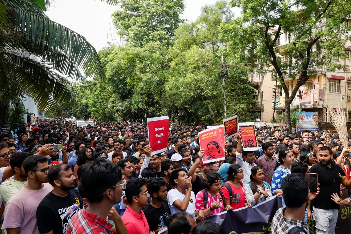 FILE PHOTO: Medics march along a street during a protest condemning the rape and murder of a trainee medic at a government-run hospital, in Kolkata, India, September 10, 2024. REUTERS/Sahiba Chawdhary/File Photo