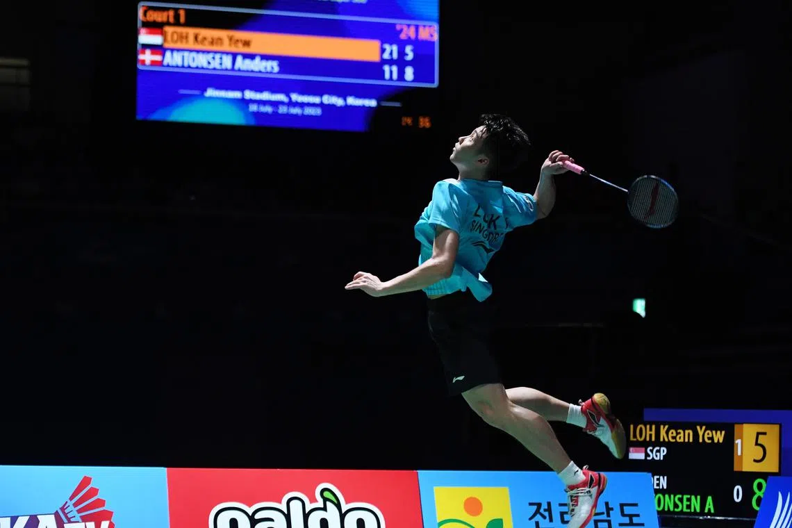 Singapore's Loh Kean Yew loses to Denmark's Anders Antonsen in Korea Open final/By line Edwin Leung, 梁家樂攝