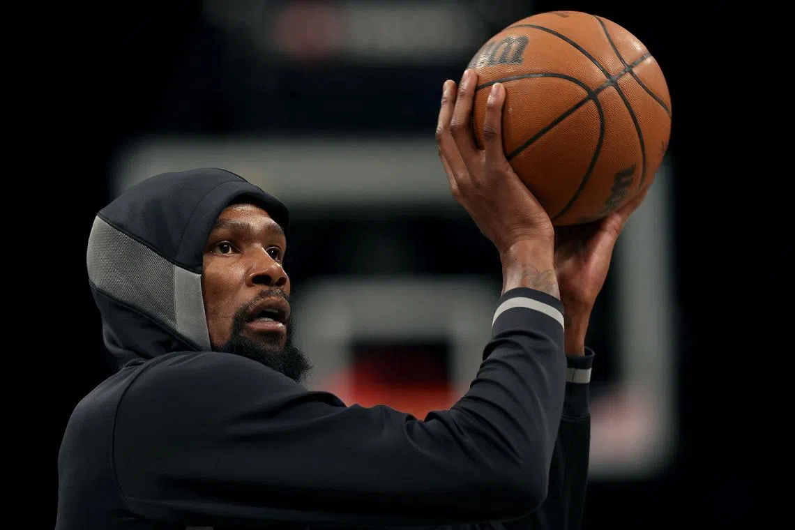Kevin Durant warms up prior to the game against the Atlanta Hawks at Barclays Center on Dec 9, 2022.