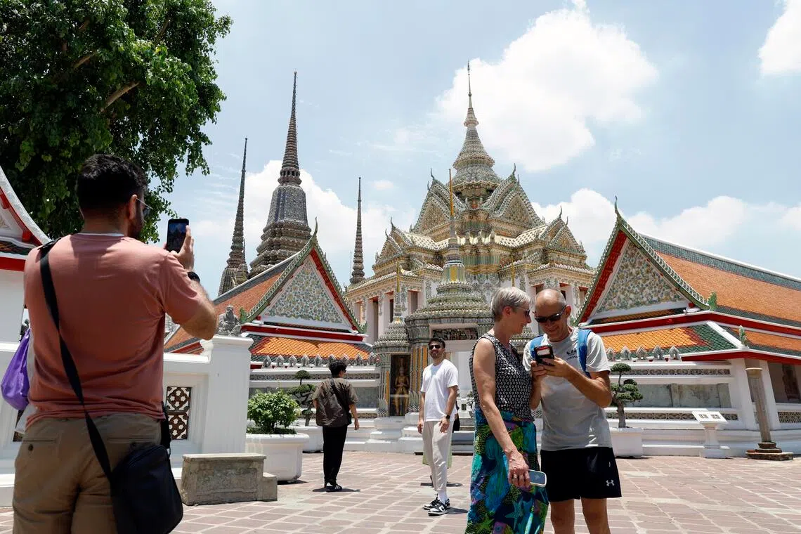 Thailand orders crackdown on unruly tourists