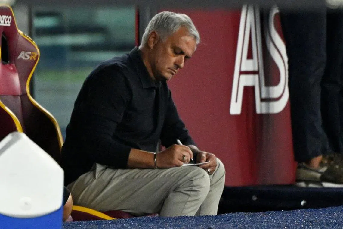 FILE PHOTO:Soccer Football - Serie A - AS Roma v AC Milan - Stadio Olimpico, Rome, Italy - September 1, 2023 AS Roma coach Jose Mourinho REUTERS/Alberto Lingria/File Photo