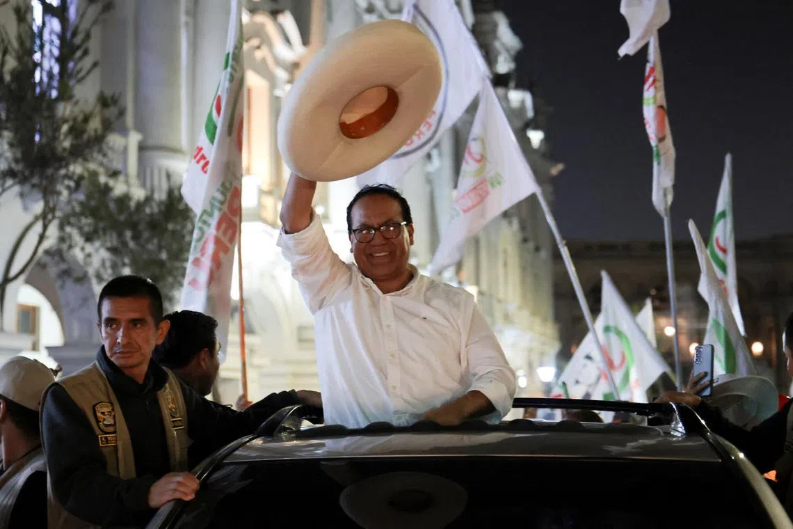 Peru race tightens again and markets rise as overseas ballot