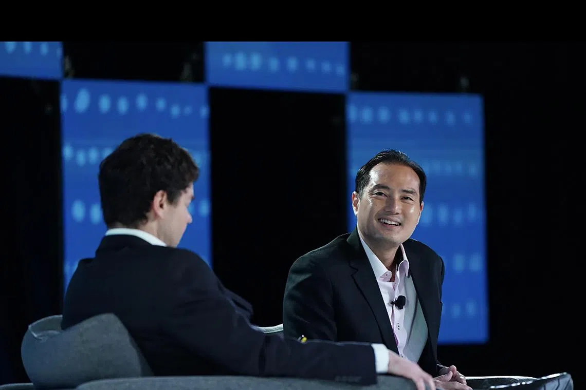 kbcloud04 - Senior Minister of State for Communications and Information Mr Tan Kiat How at the fireside chat with Oracle’s Chief Corporate Architect Mr Edward Screven at Oracle Cloud WorldTour Singapore.

Credit: MCI