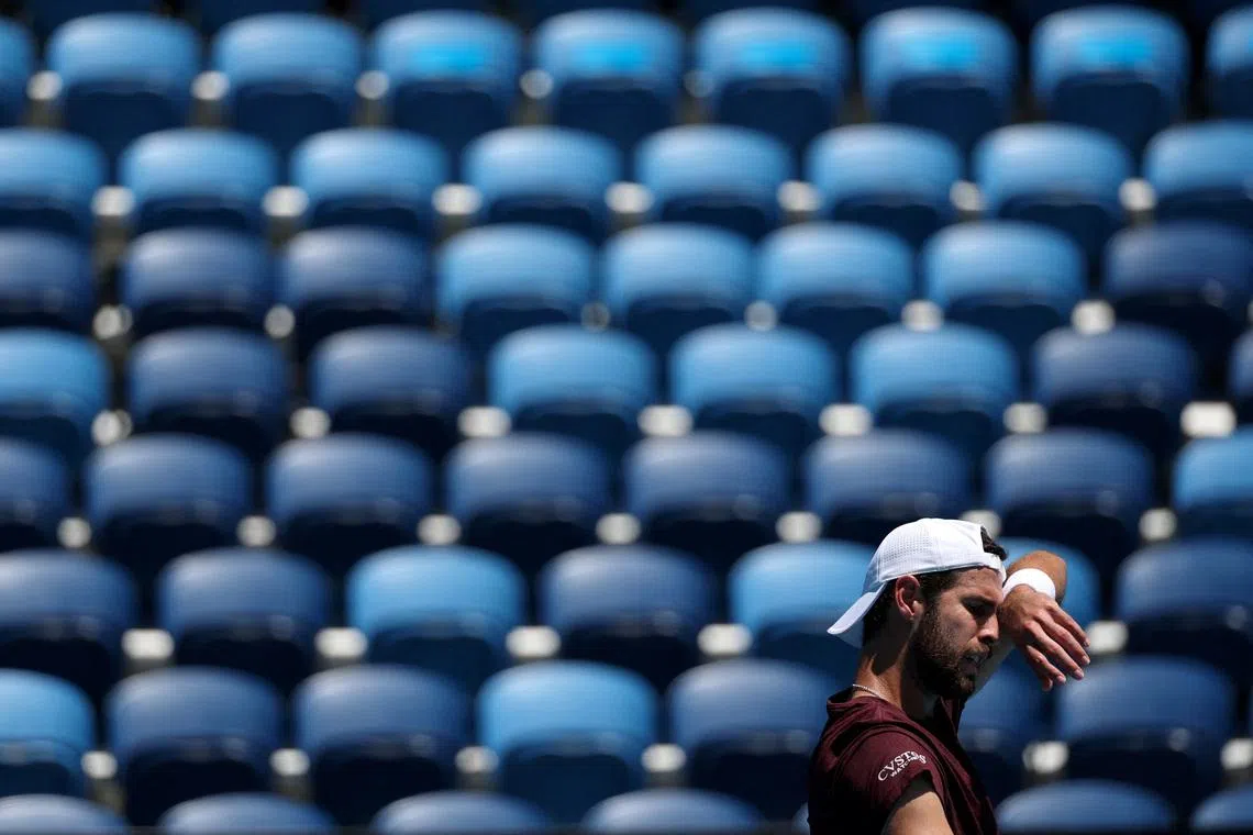 Players, fans brace for extreme heat at Australian Open