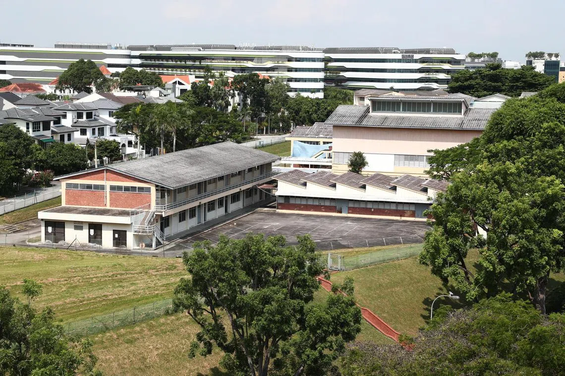 This site at 7 Jalan Tiga Ratus formerly housed Changkat Changi primary and secondary schools. It is served directly by Upper Changi MRT station.