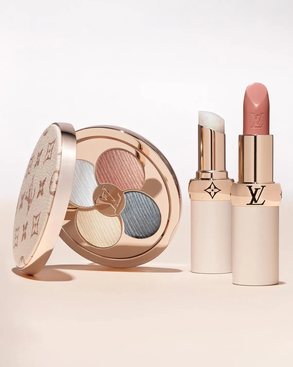 La Beaute Louis Vuitton Pat McGrath x Nicolas Ghesquiere Monogram Dune make-up.