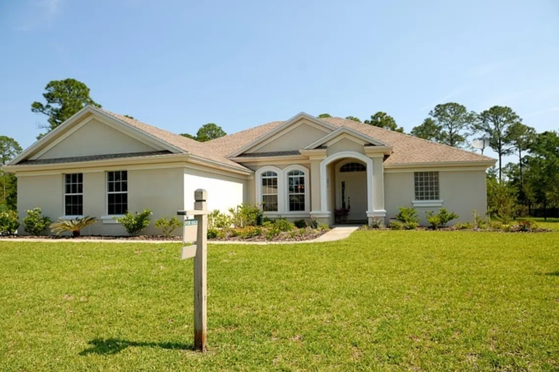 Buyers usually get conned when they do not make independent checks on the overseas developers.