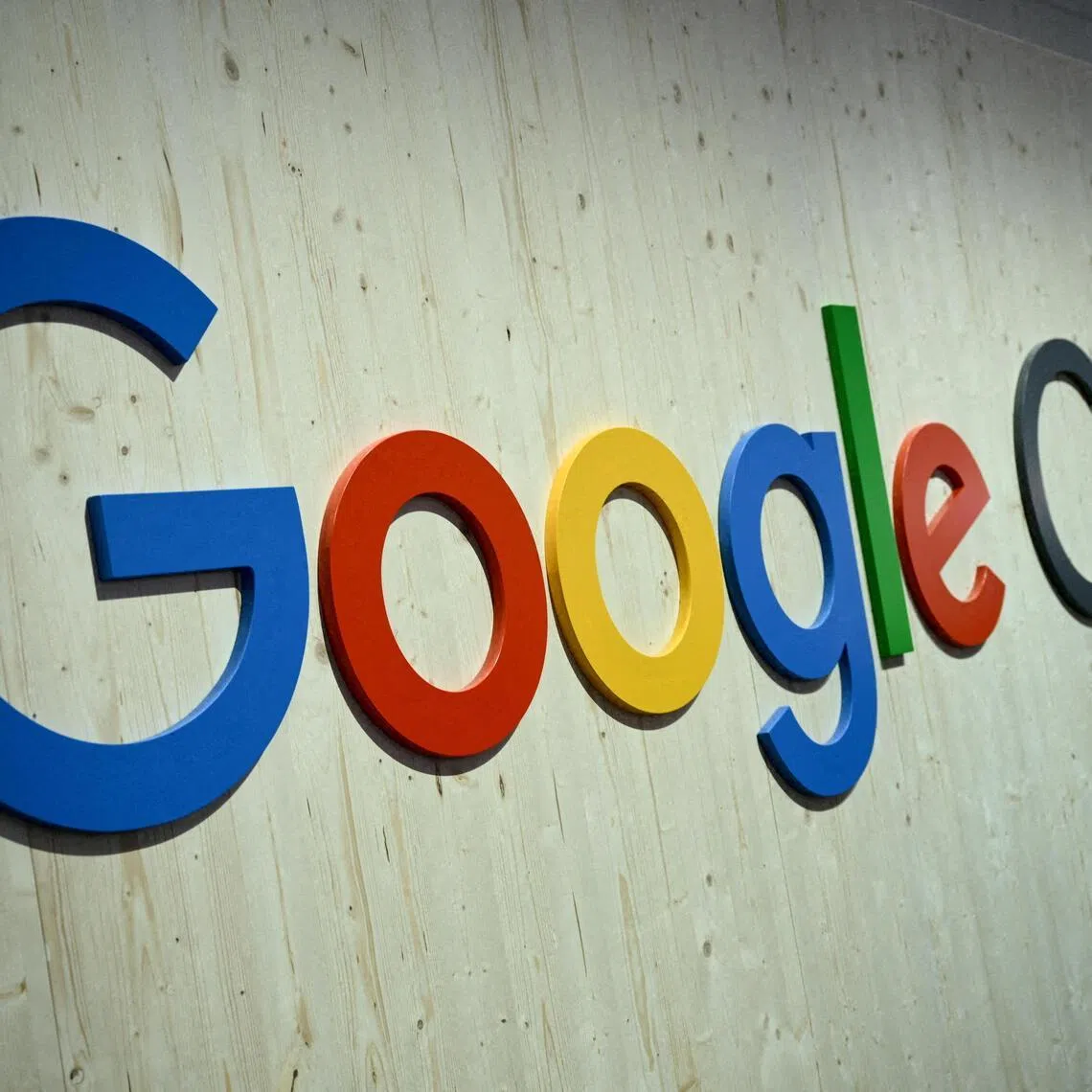 HSBC Holdings said it will use Alphabet’s Google Cloud to roll out artificial intelligence across its global operations.