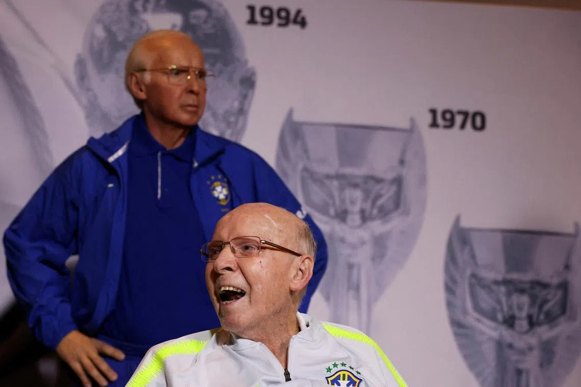 Mario Zagallo played on the team who won Brazil's first World Cup in 1958 and he kept his place in the side that retained the title four years later.