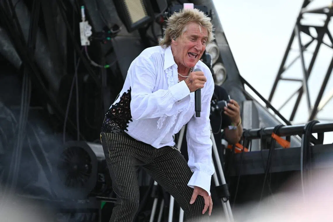 British singer Rod Stewart cancels tour dates after heart surgery