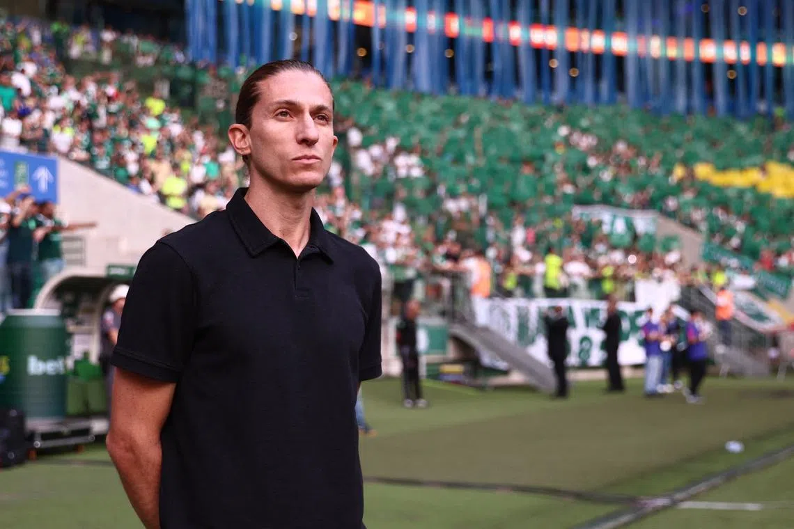 Soccer Football - Brasileiro Championship - Palmeiras v Flamengo - Allianz Parque, Sao Paulo, Brazil - May 25, 2025 Flamengo coach Filipe Luis looks on REUTERS/Jean Carniel/File Photo