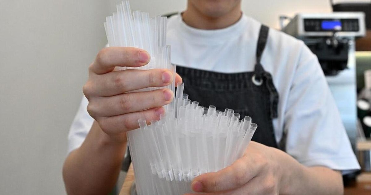 Paper straws lose green gloss as study finds plastic fares better on key measures - The Straits Times