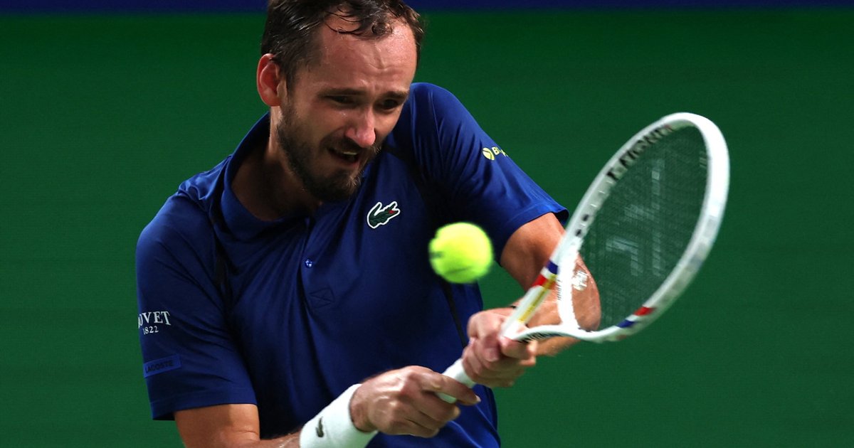 Medvedev sees off Paul to set up Shanghai semi with comeback king Jodar