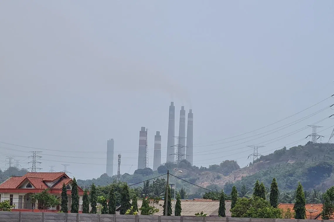 lyplant - The eight-unit Suralaya coal-fired power plant in Cilegon, Banten, among the largest of its kind in Indonesia contributing to hazardous smog in Jakarta, which became the world’s most polluted city in August.

CREDIT: THE STRAITS TIMES/LINDA YULISMAN